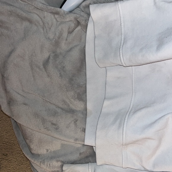 Michael Kors Sweater - Picture 15 of 17